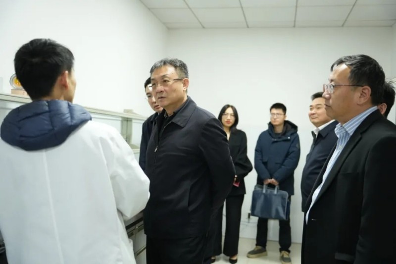 山東省供銷(xiāo)合作社聯(lián)合社黨組書(shū)記、理事會(huì)主任張傳忠一行蒞臨公司調(diào)研交流