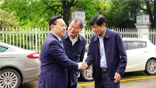 湖南師范大學(xué)校長劉仲華院士、副校長唐賢清一行蒞臨集團(tuán)益陽茶廠調(diào)研指導(dǎo)